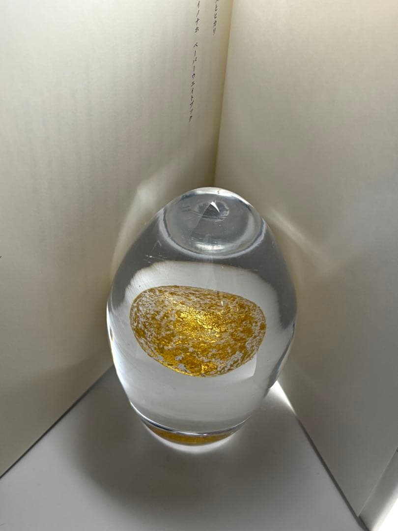 レア　イイノナホ　ペーパーウェイト　キラキラ