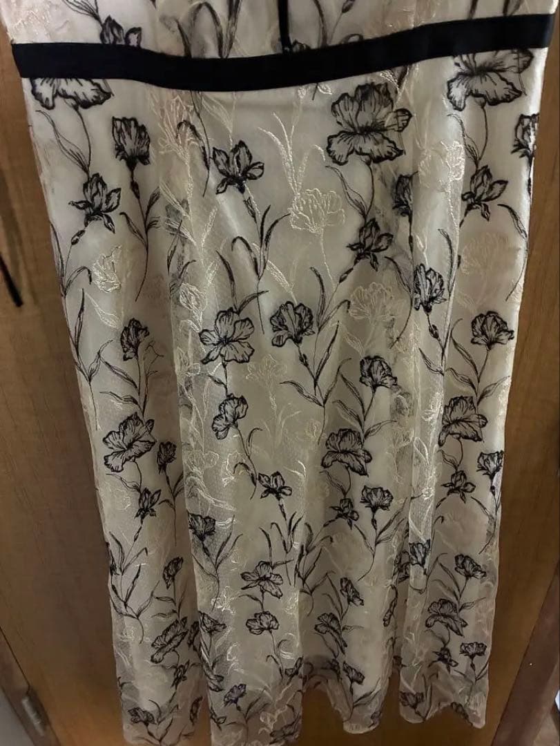 LILY BROWN 極美品　早い者勝ち　お呼ばれドレス