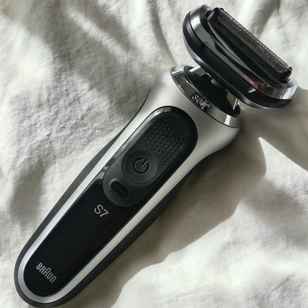 ワンランク上の剃り心地。ブラウン Series 7