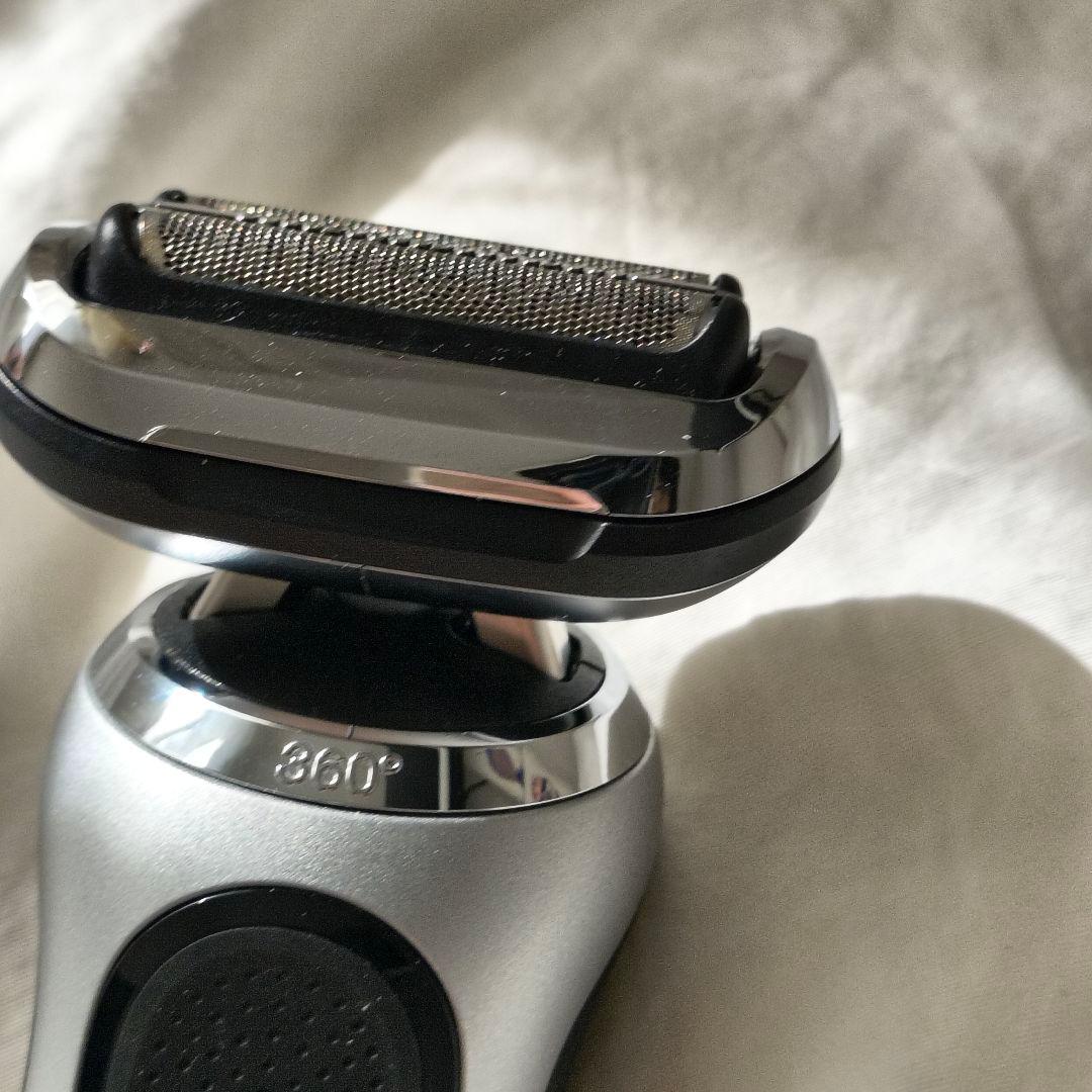 ワンランク上の剃り心地。ブラウン Series 7