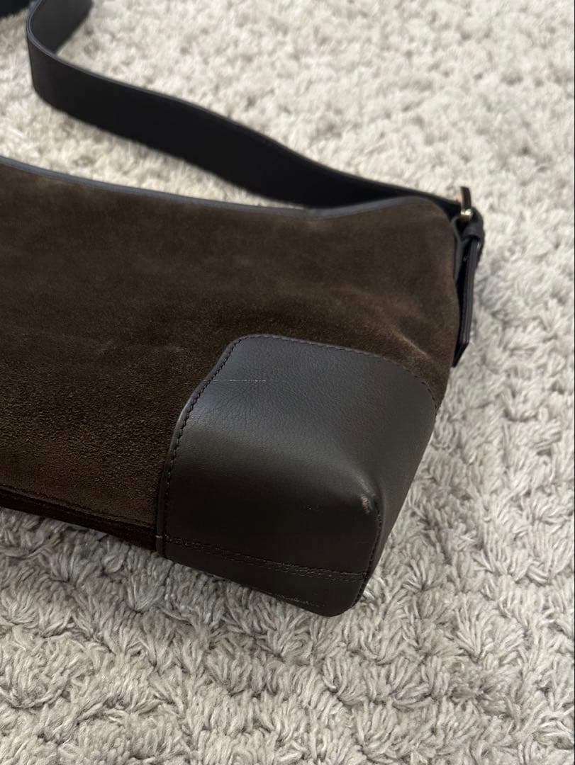 ロエベショルダーバッグ