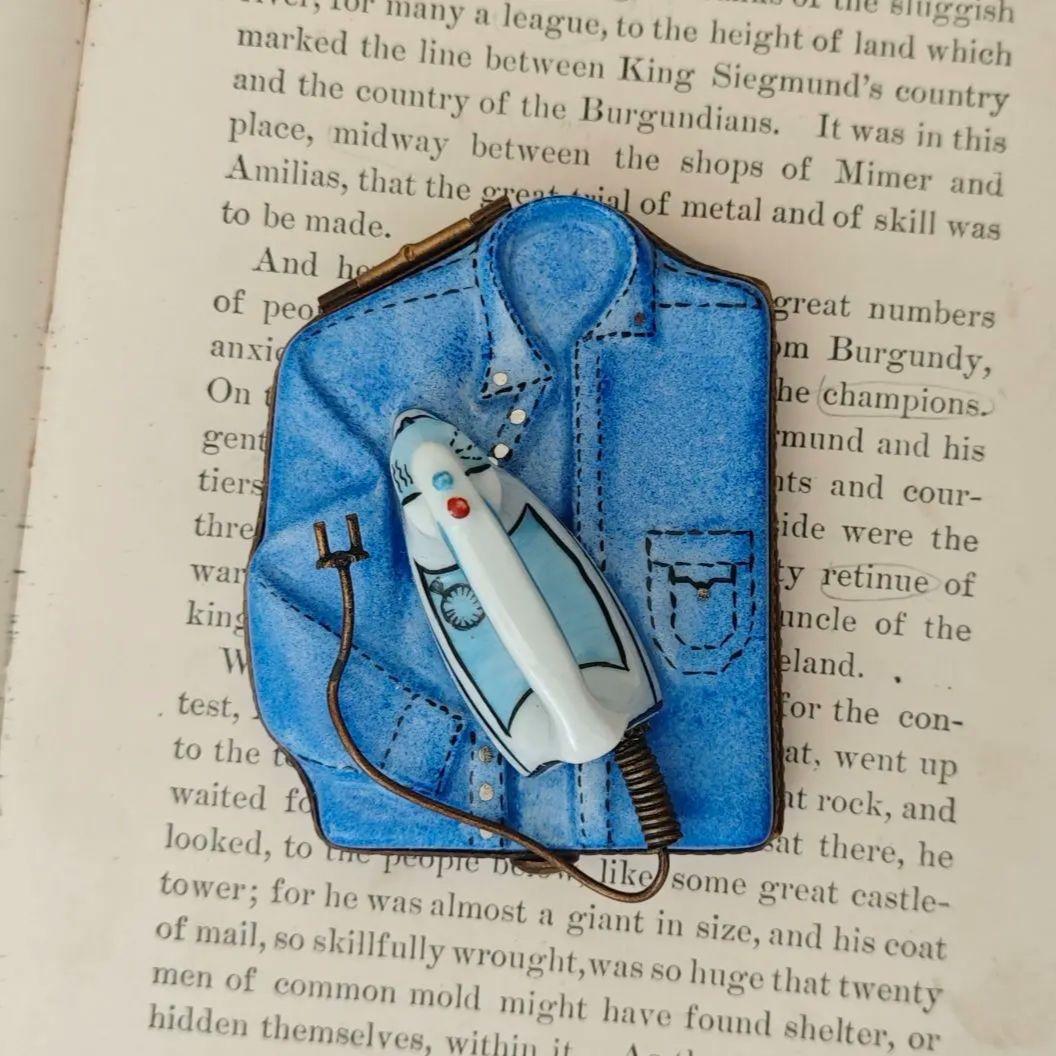 1999年個数限定リモージュボックス　アイロンとシャツ　フランス製　ミニチュア