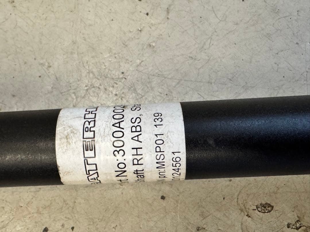 ケーターハム　ドライブシャフト 300A0024 右、センサーリング付