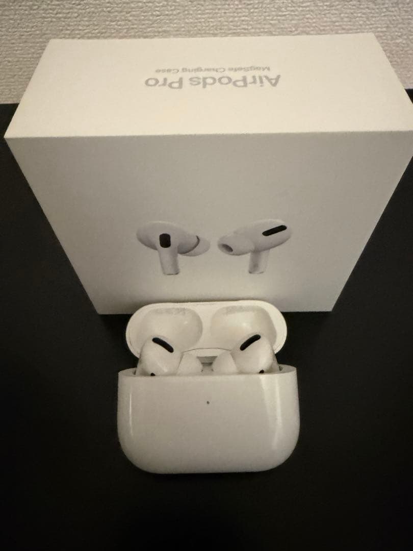 AirPods Pro 本体 充電ケース付き　第一世代