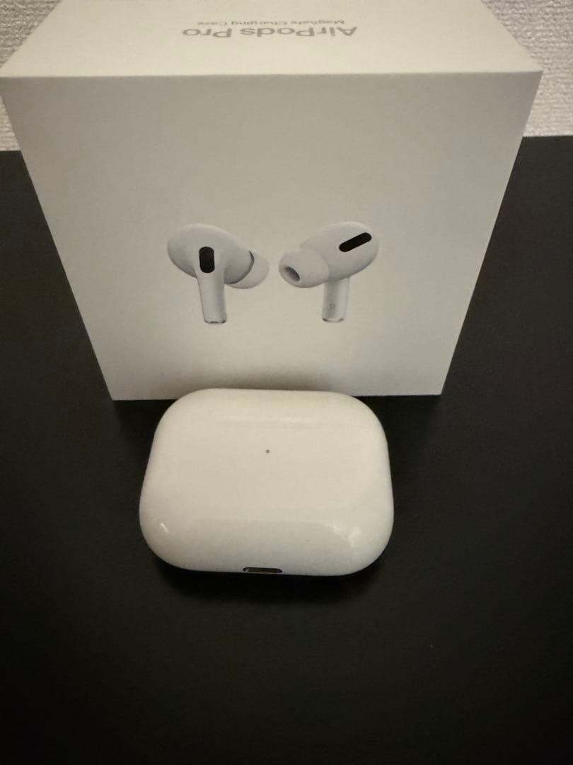 AirPods Pro 本体 充電ケース付き　第一世代