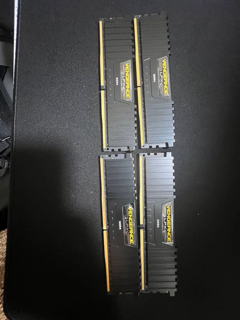 CORSAIR DDR4 8GB*4枚セット(32GB)　メモリー