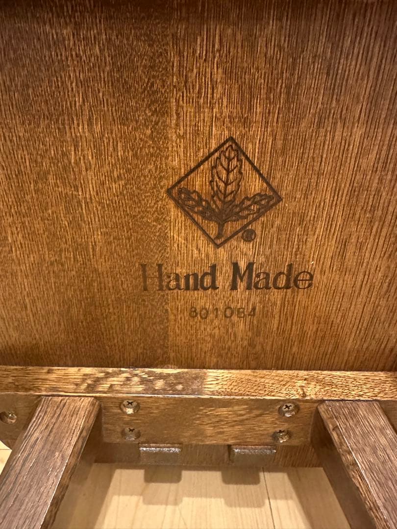 Knock on wood イス