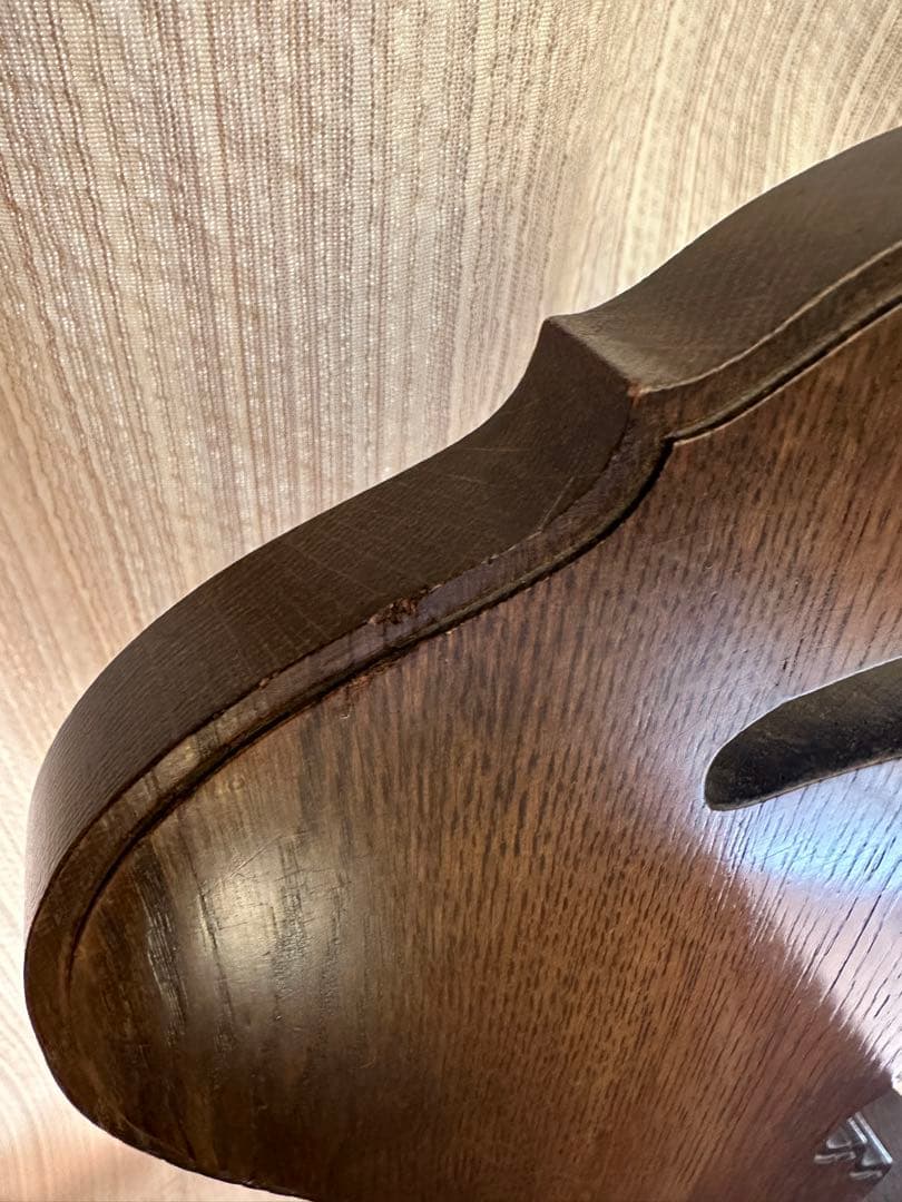 Knock on wood イス