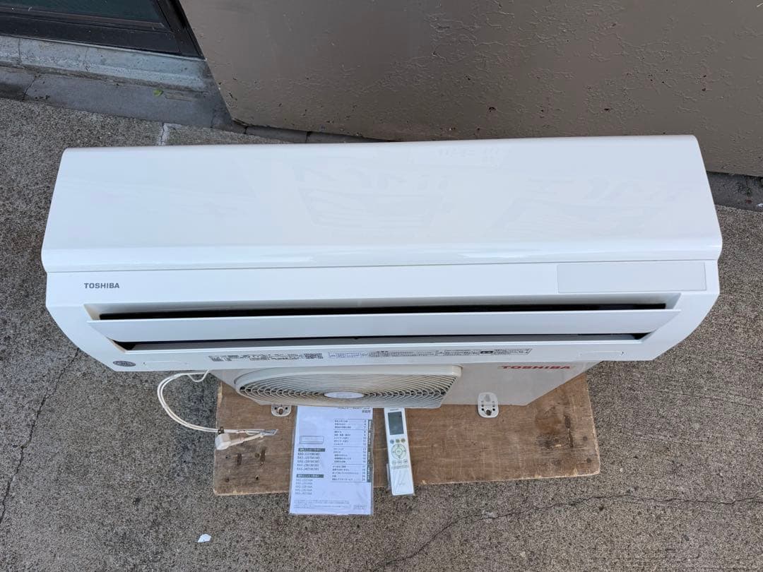 主に6畳　2022年　東芝　RAS-J221M TOSHIBA エアコン