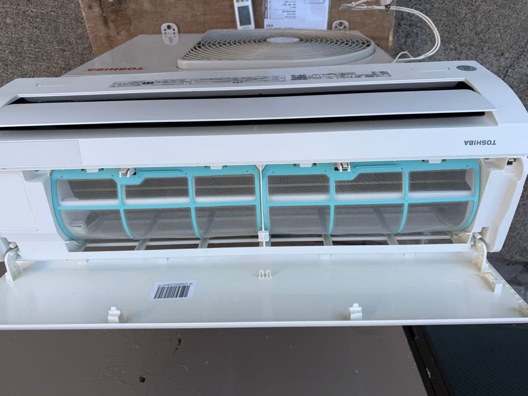 主に6畳　2022年　東芝　RAS-J221M TOSHIBA エアコン