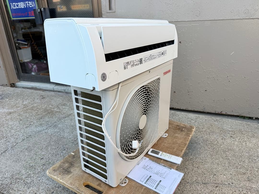 主に6畳　2022年　東芝　RAS-J221M TOSHIBA エアコン