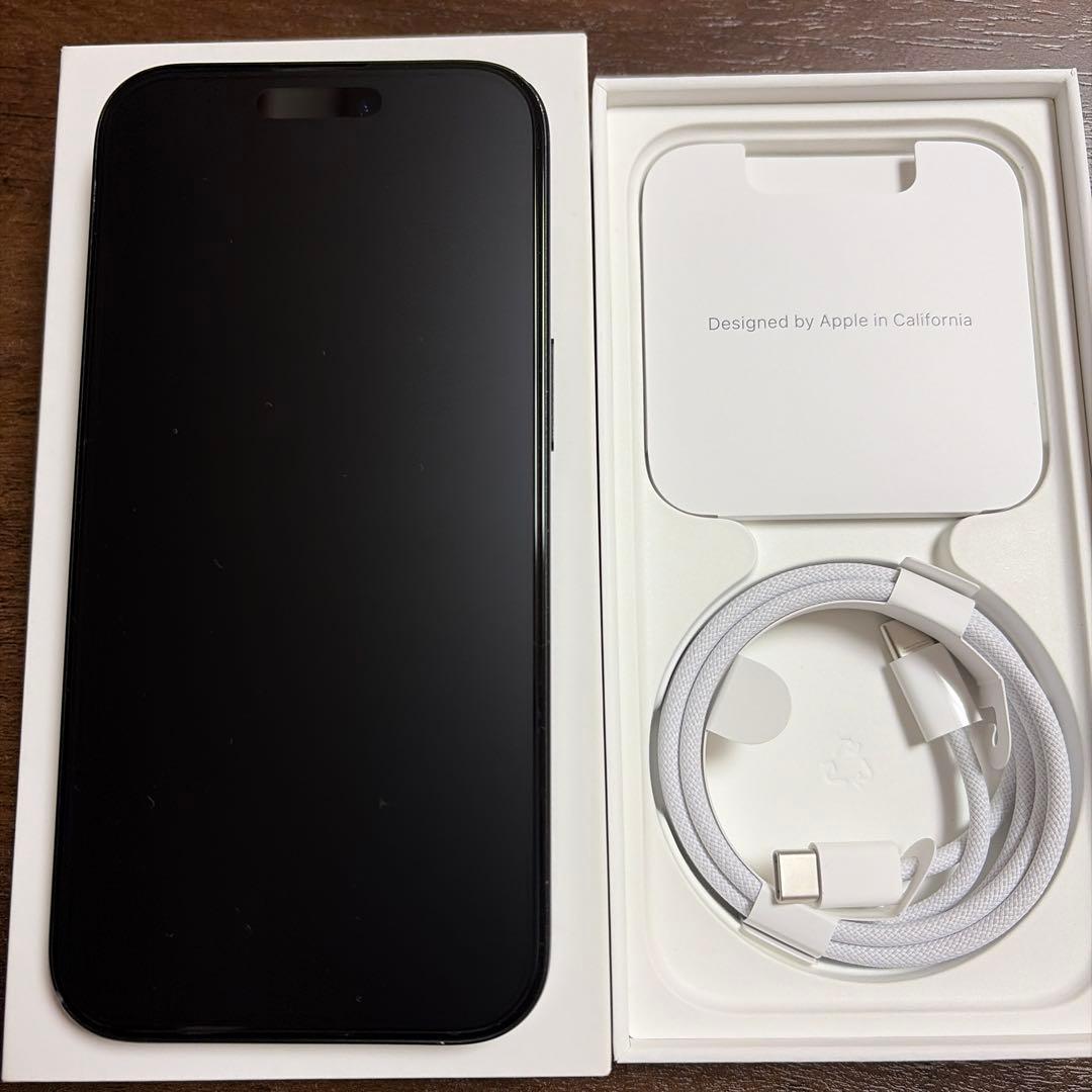Apple iPhone 15 256gb ブラック本体