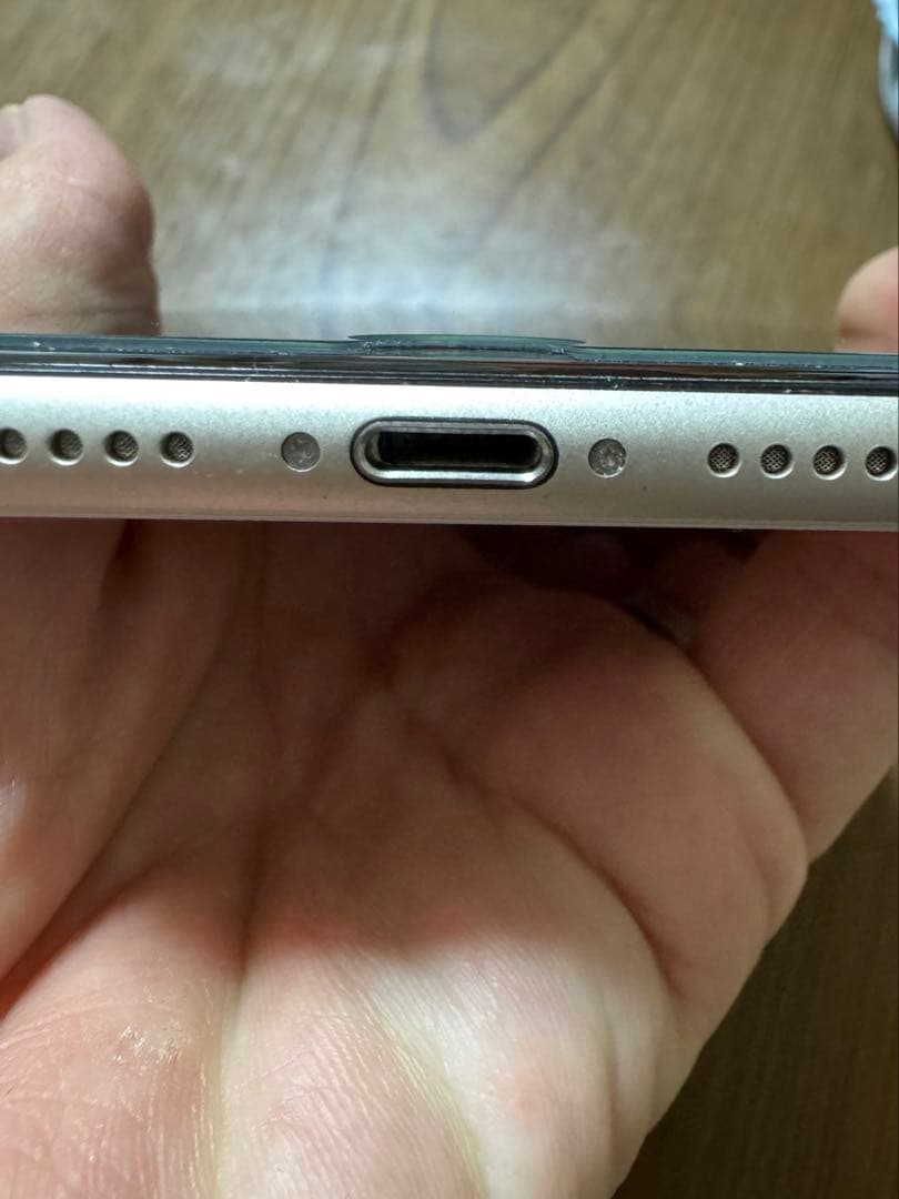 【値下げ中】iPhone SE 第3世代 64GB SIMフリー 訳あり