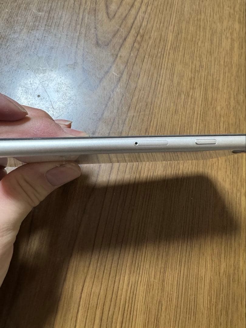 【値下げ中】iPhone SE 第3世代 64GB SIMフリー 訳あり