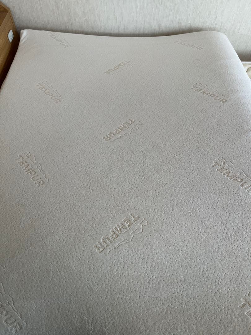 テンピュールマットレストッパー3,5厚　セミダブルサイズ　中古