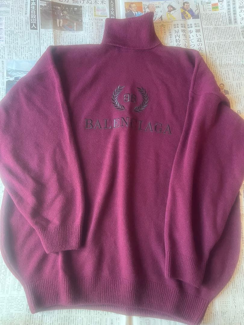 バレンシアガ　セーター