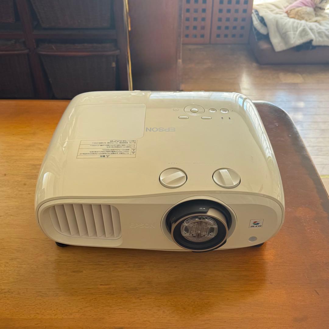 EPSON dreamio EH-TW7100 4K対応 ホームプロジェクター