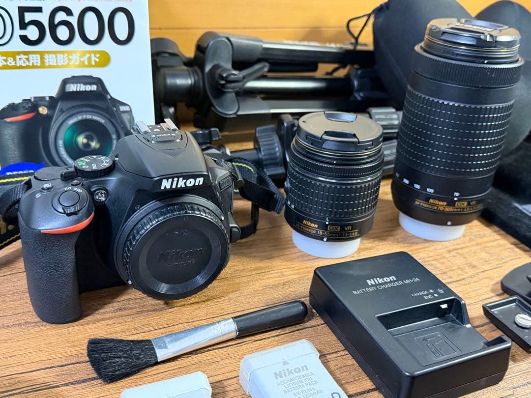 Nikon D5600 ダブルズームキット　一眼レフ　カメラ　レンズ　Wi-Fi