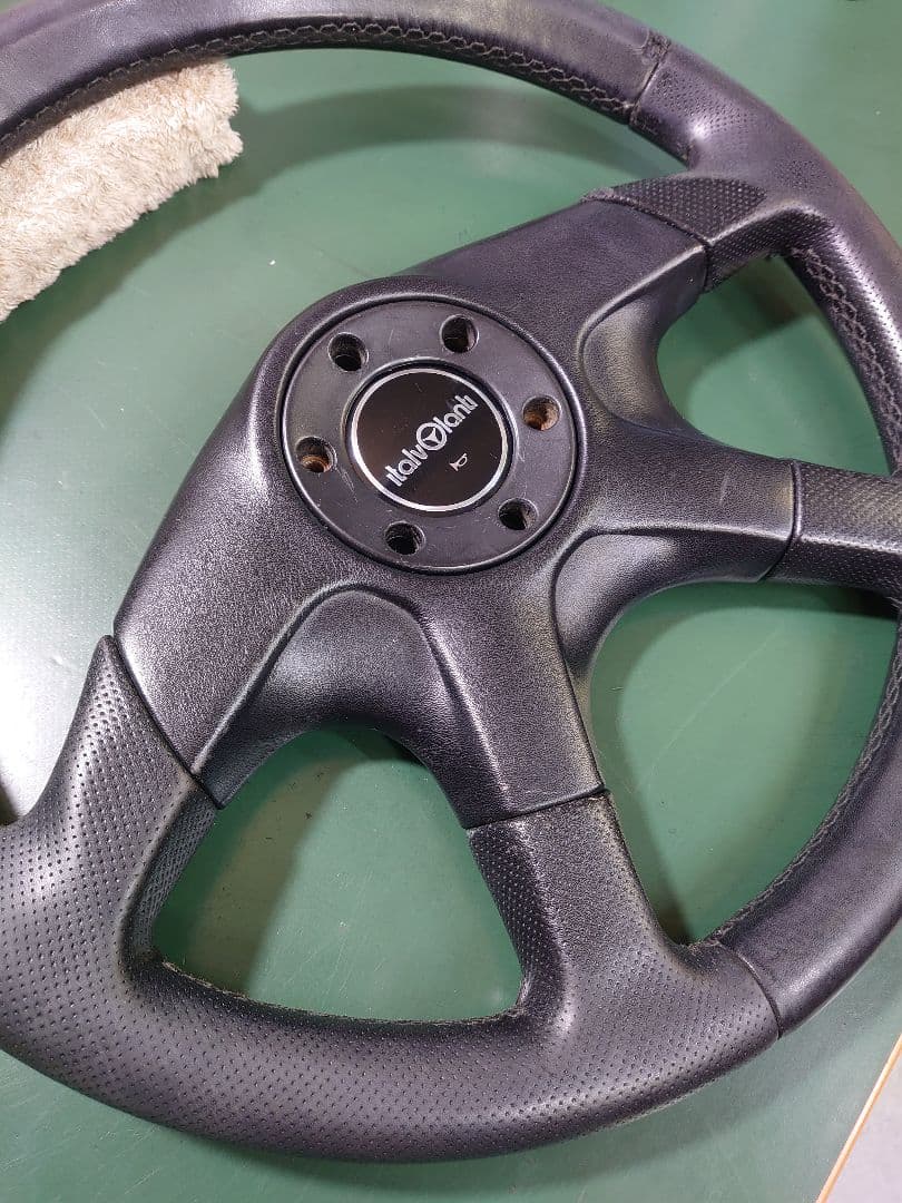 italvolanti イタルボランテ ステアリング 1996年製　37Φ