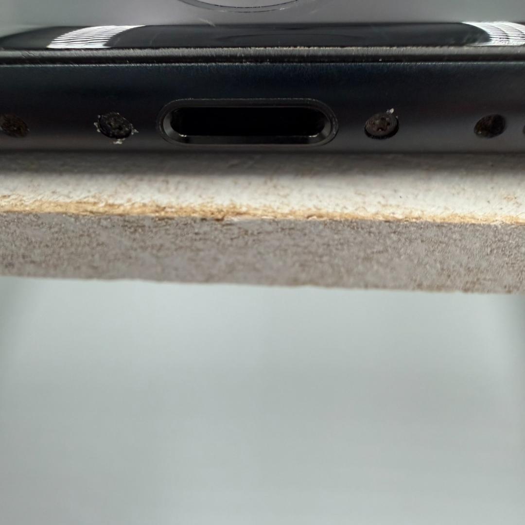 iPhone SE第3世代 64GB ミッドナイト 372