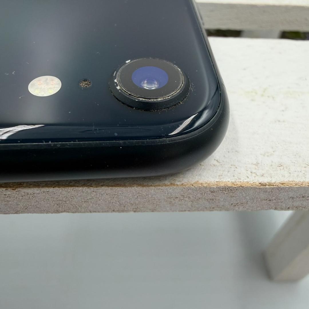 iPhone SE第3世代 64GB ミッドナイト 372