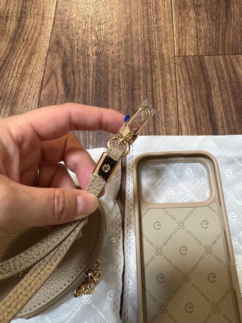 CUSTYPE iPhone 17pro ベージュ系