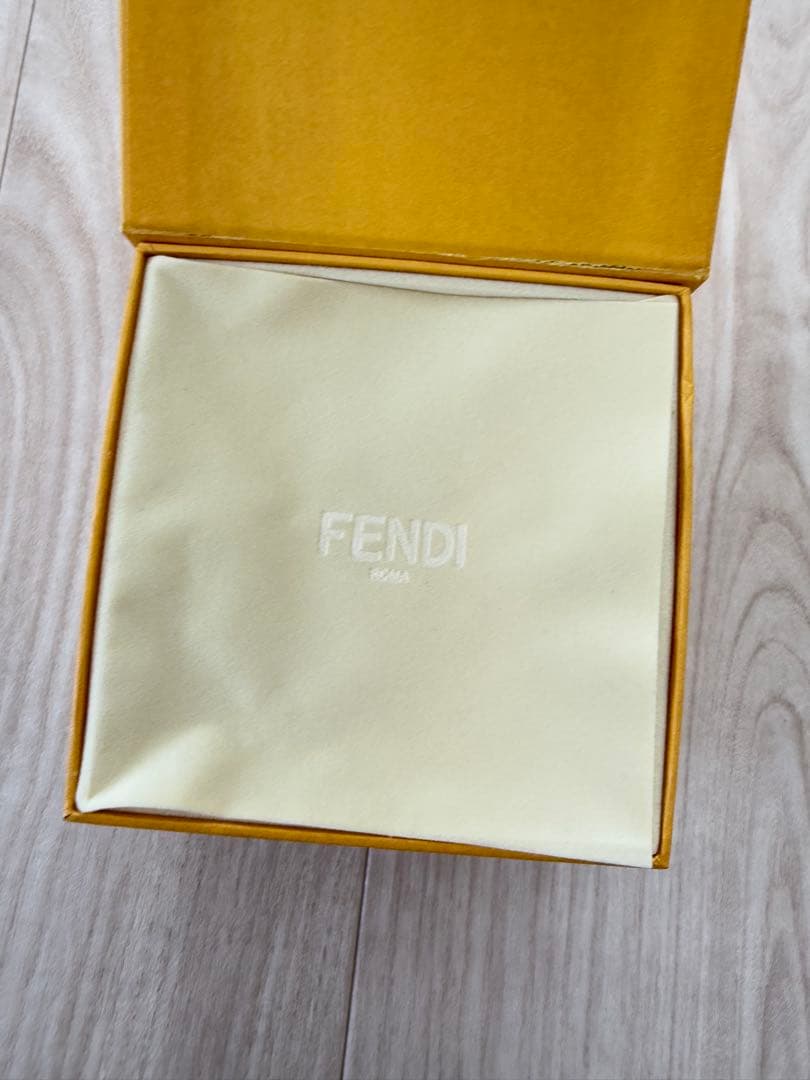 FENDI バングル