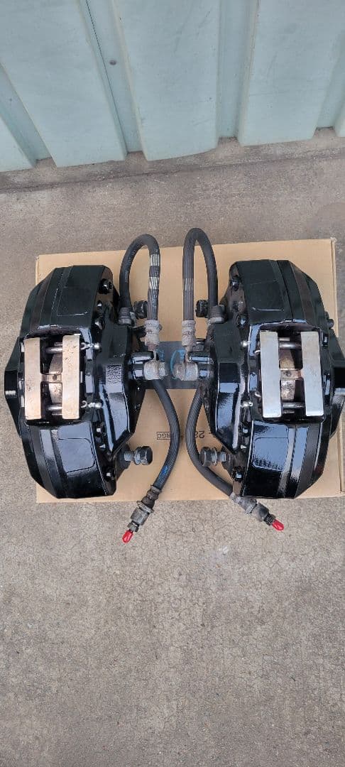 よしつね　STI ブレーキキャリパー ブレンボ黒2個セット