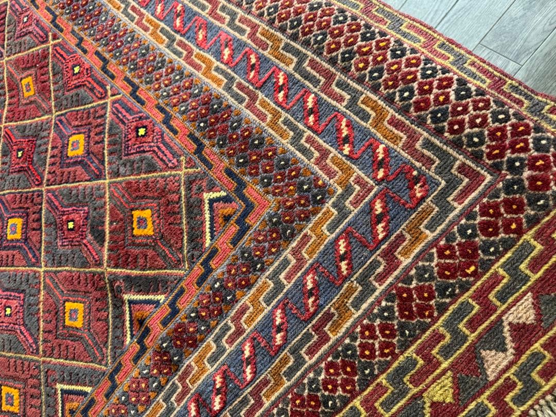 アフガニスタン手織り絨毯 スーパーファイン マシュワニ産 ラグ