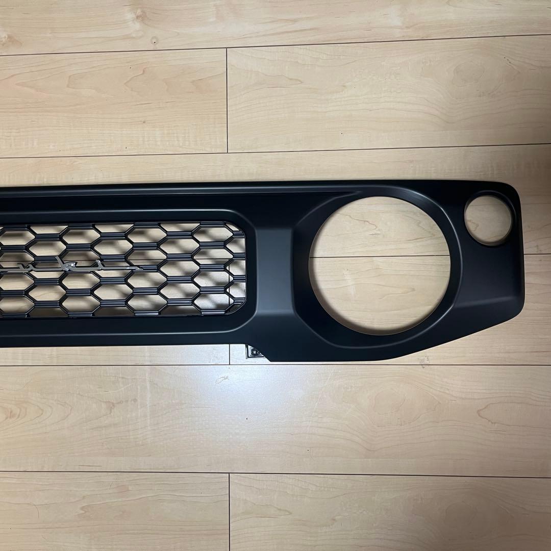 スズキジムニー JB64W JB74Wフロントグリルマットブラック　ステー仕様