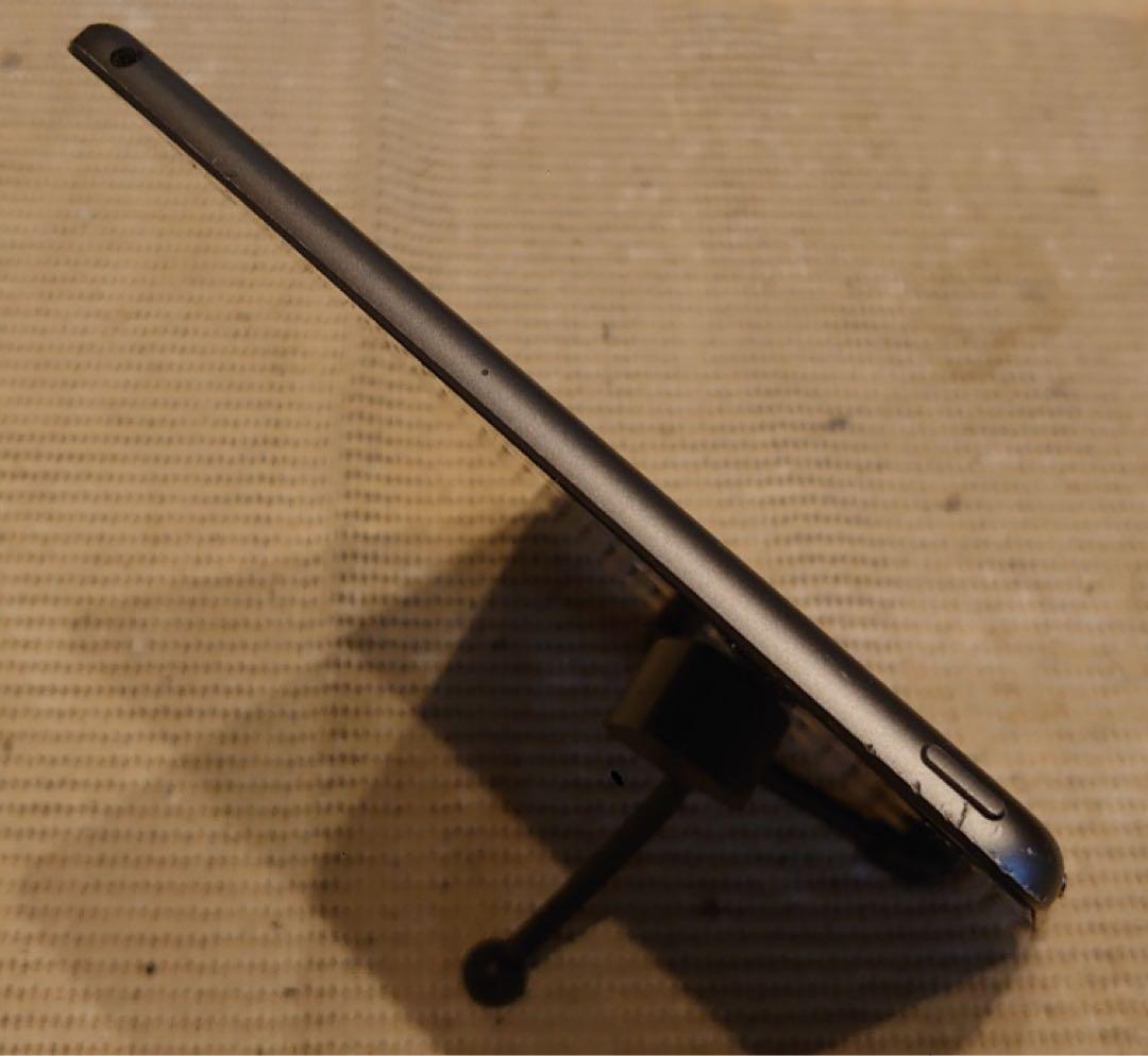 完動品液晶無傷iPad第7世代(A2197)本体32GBグレイ送料込Z63F2