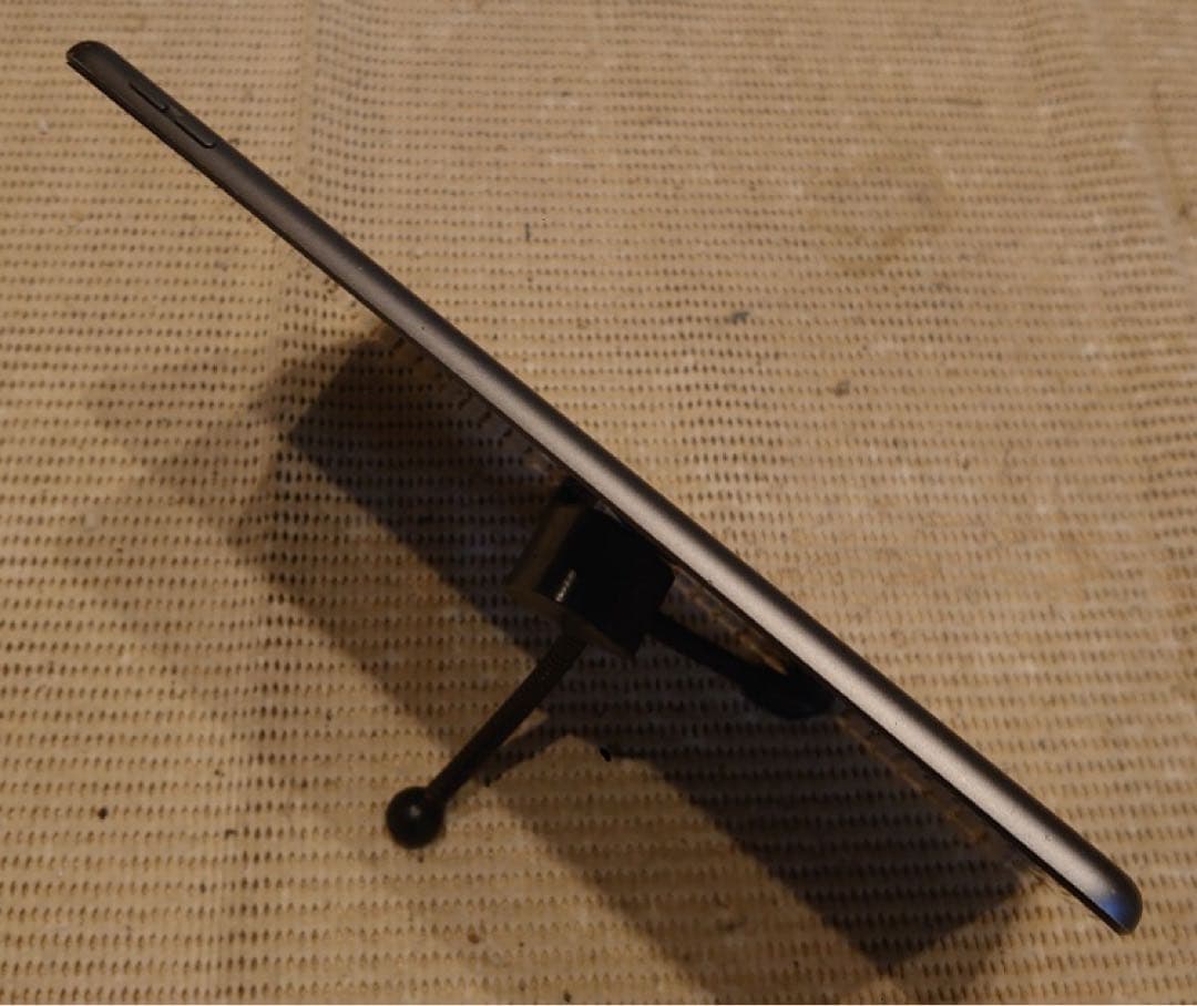 完動品液晶無傷iPad第7世代(A2197)本体32GBグレイ送料込Z63F2