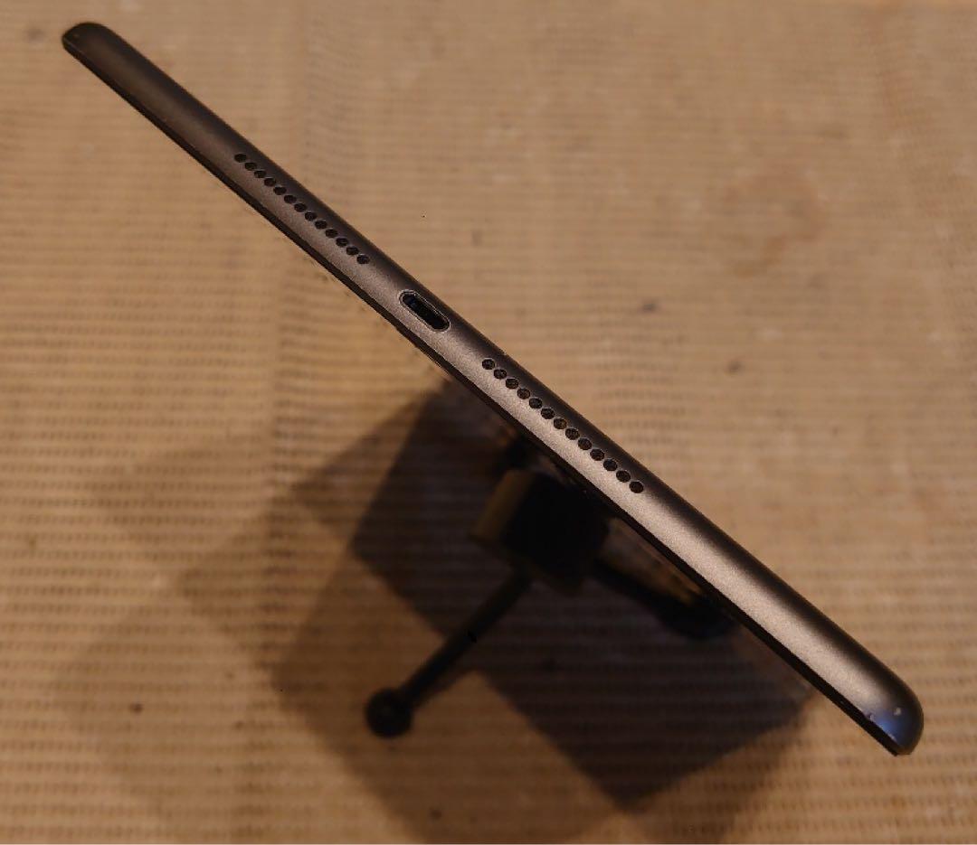 完動品液晶無傷iPad第7世代(A2197)本体32GBグレイ送料込Z63F2