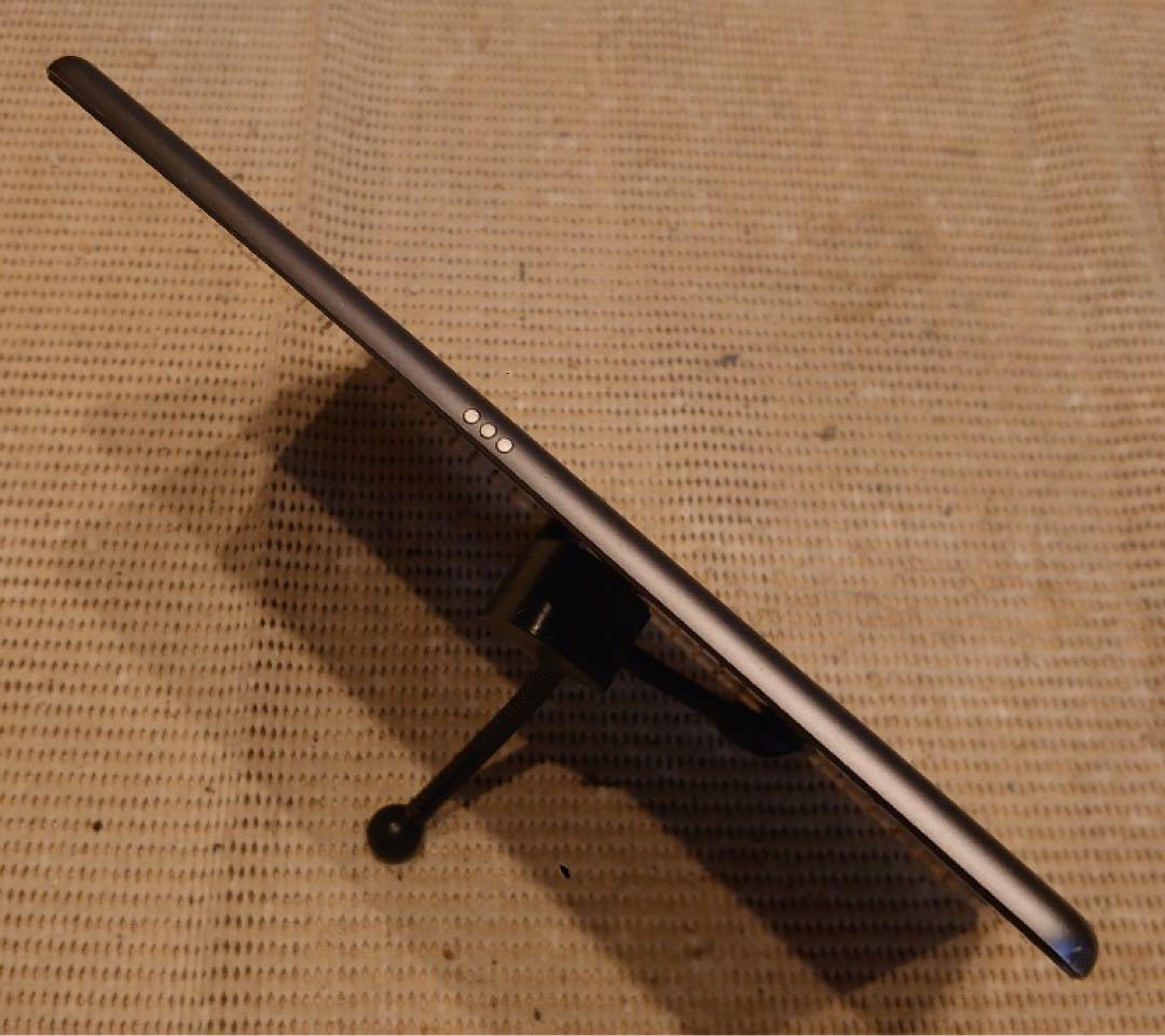 完動品液晶無傷iPad第7世代(A2197)本体32GBグレイ送料込Z63F2