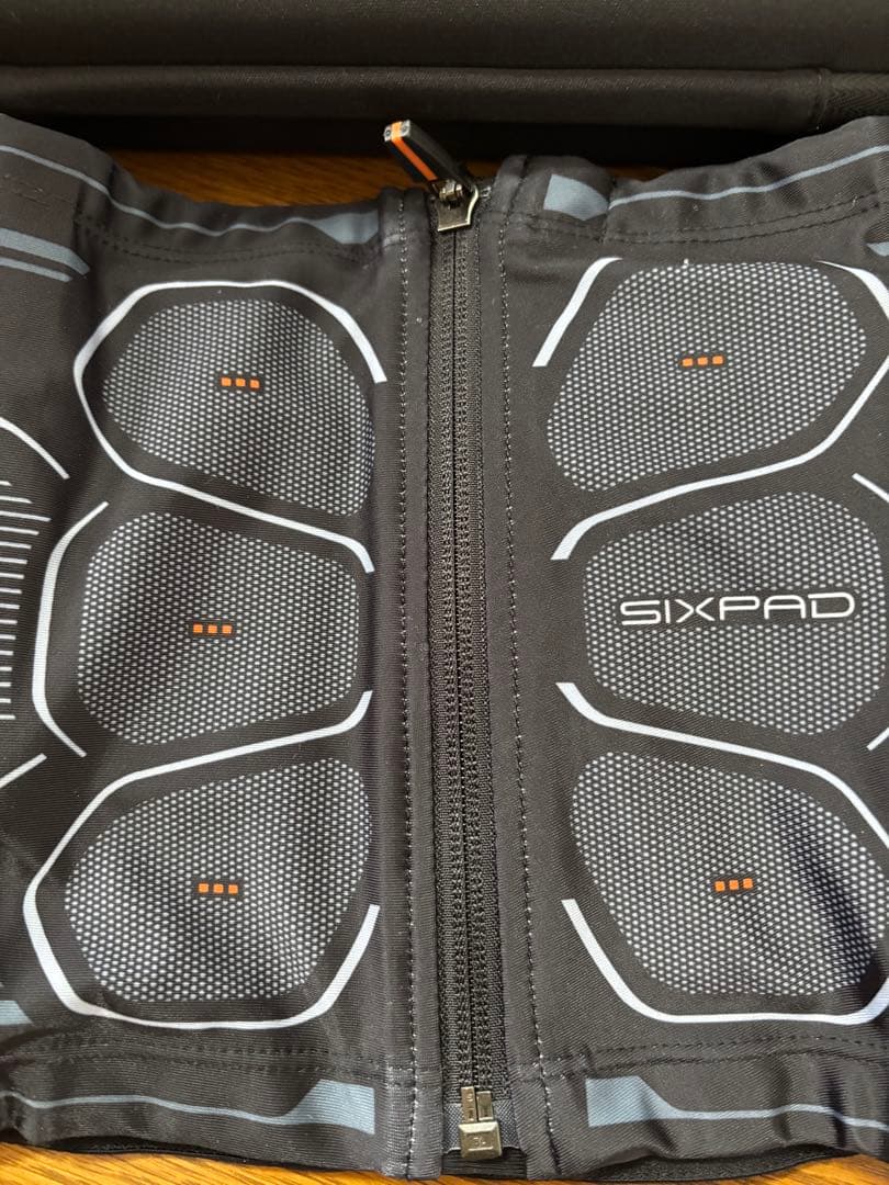 いが ほぼ未使用 SIXPAD コアベルト（S）コントローラー・充電器付き