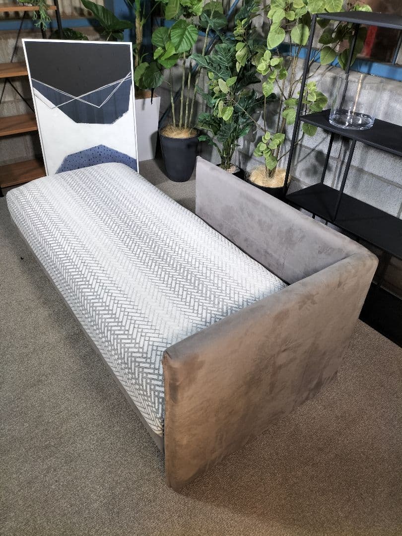 ト*ラ様 肩肘ソファ クッション付き カウチ 幅165cm モデルルーム展示品