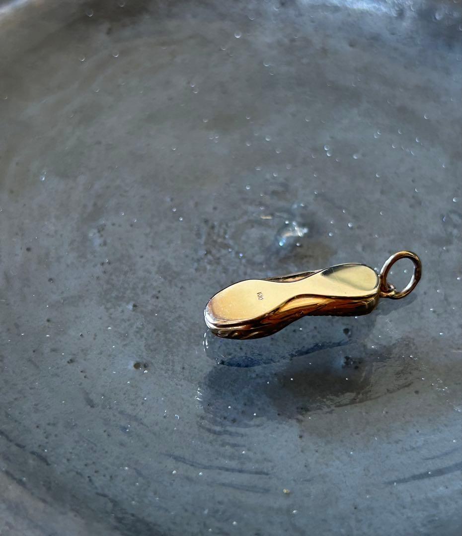 agete ネックレスチャーム　シューズ　K10 ルビー