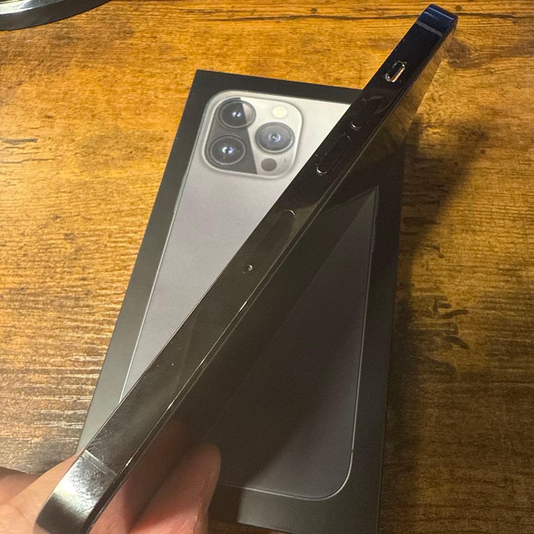[512GB] iPhone13Pro グラファイト 箱付き カメラにやや傷あり