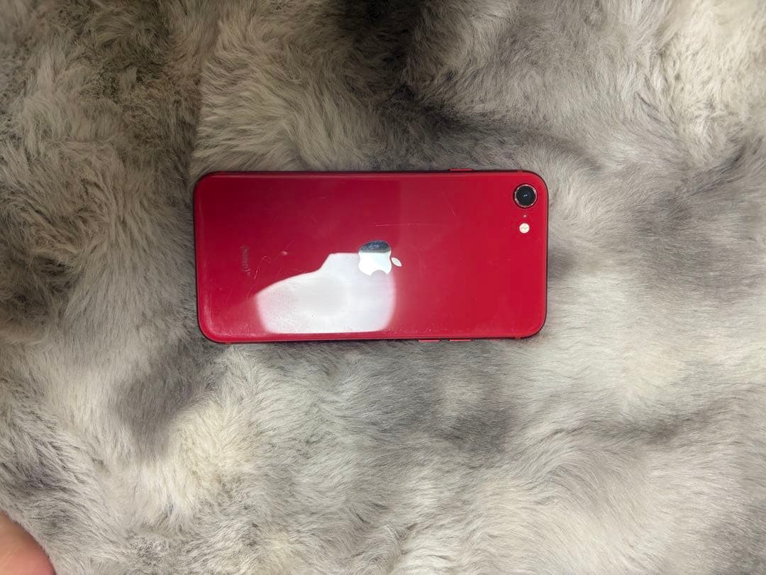 iPhone SE 第2世代レッド