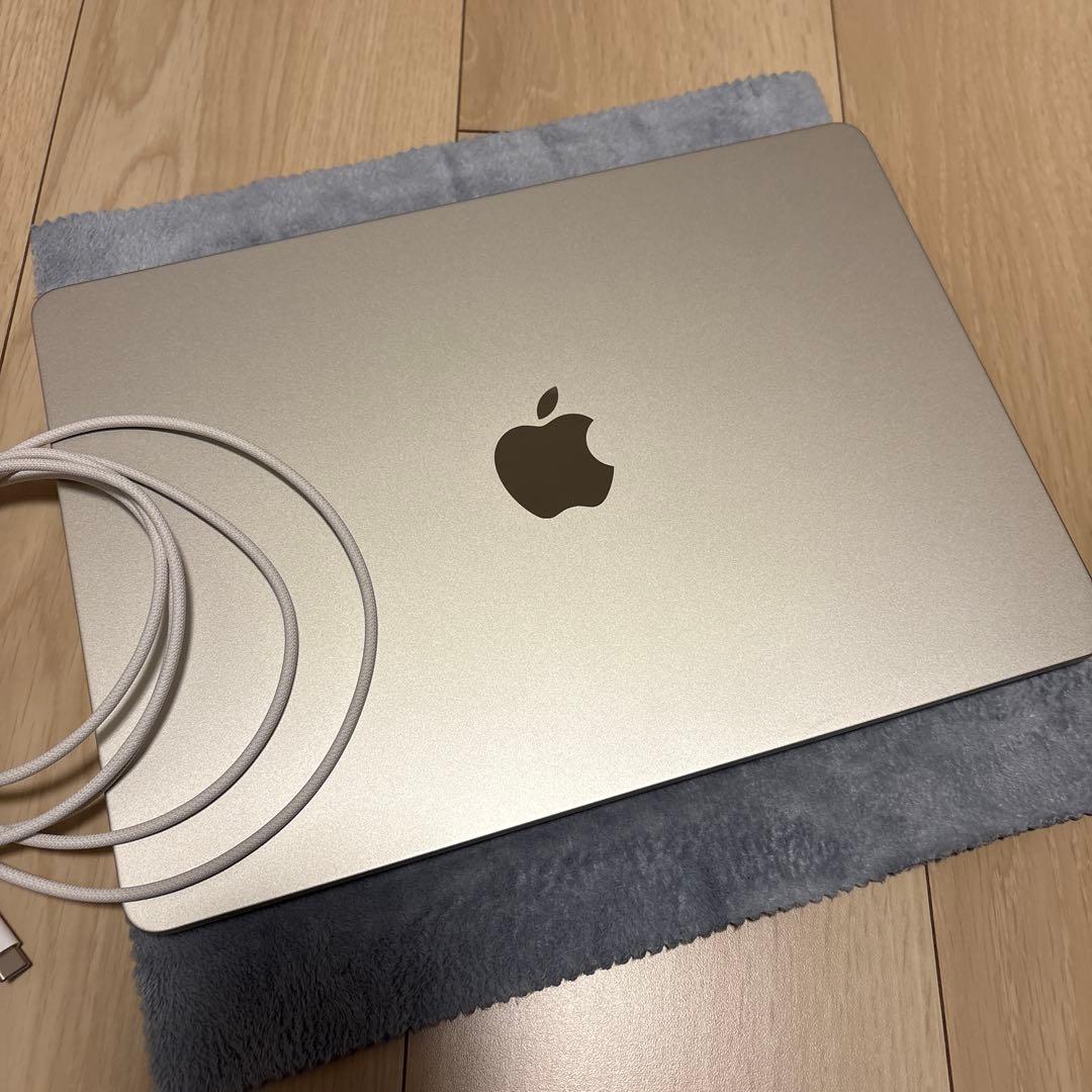 MacBookAir M2 13インチ スターライト 充電ケーブル付き