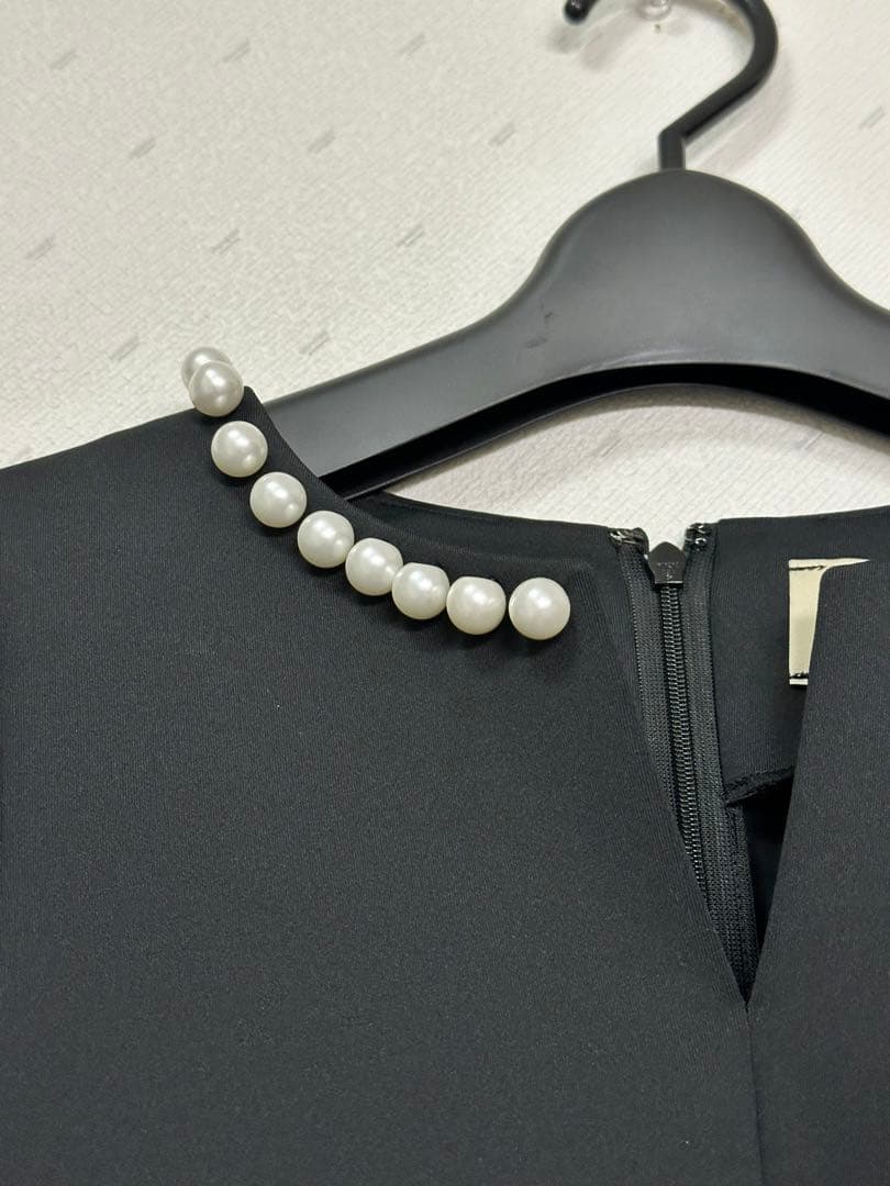 【新品】　UNITED ARROWS パールモチーフペプラムヴラウス