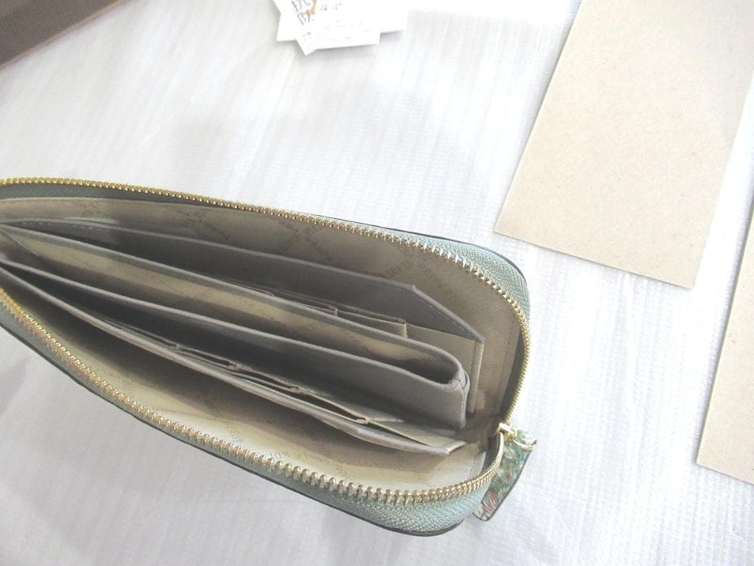 ペレボルサ (PELLE BORSA)L字ファスナー長財布Flora 6202