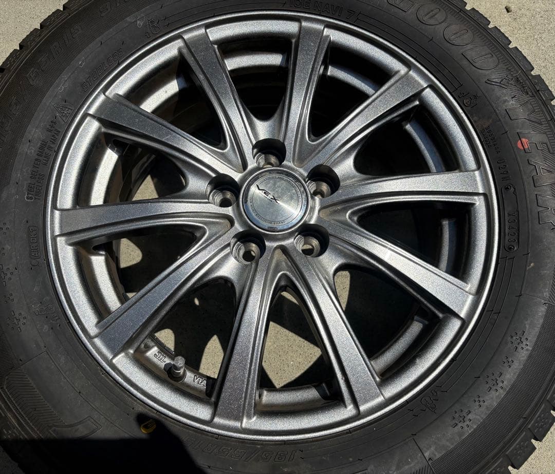 のっちさん専用【美品】プリウス　スタッドレスタイヤ2本 2023年製