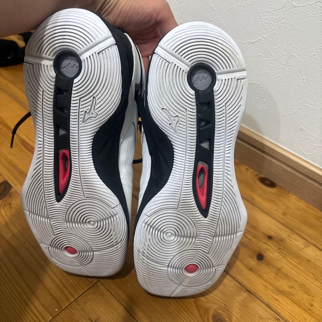 ミズノ　バレーボールシューズ　ウェーブモーメンタム2❣️