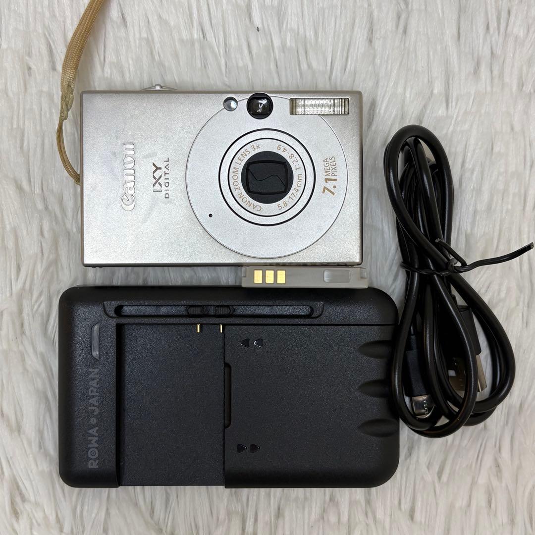 Canon カメラ　IXY 10 PC1228 充電器 コンデジ　動作品
