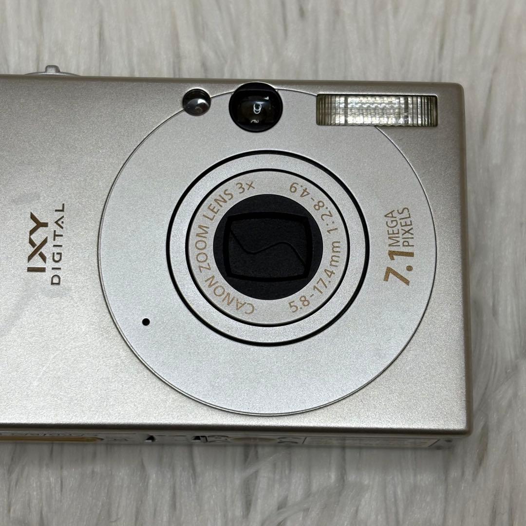 Canon カメラ　IXY 10 PC1228 充電器 コンデジ　動作品