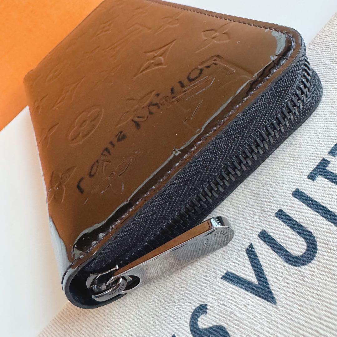 【未使用に近い】ルイヴィトン 長財布 ヴェルニ ジッピーウォレット 激レアカラー