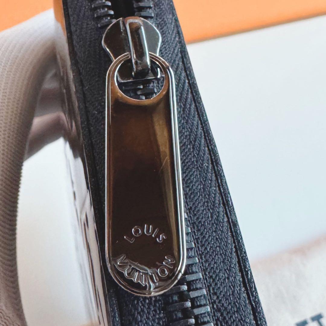 【未使用に近い】ルイヴィトン 長財布 ヴェルニ ジッピーウォレット 激レアカラー