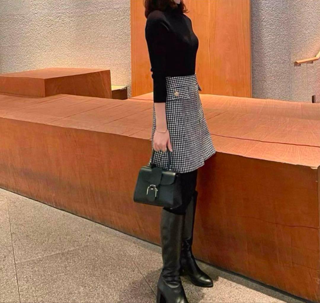 チェックミニスカート