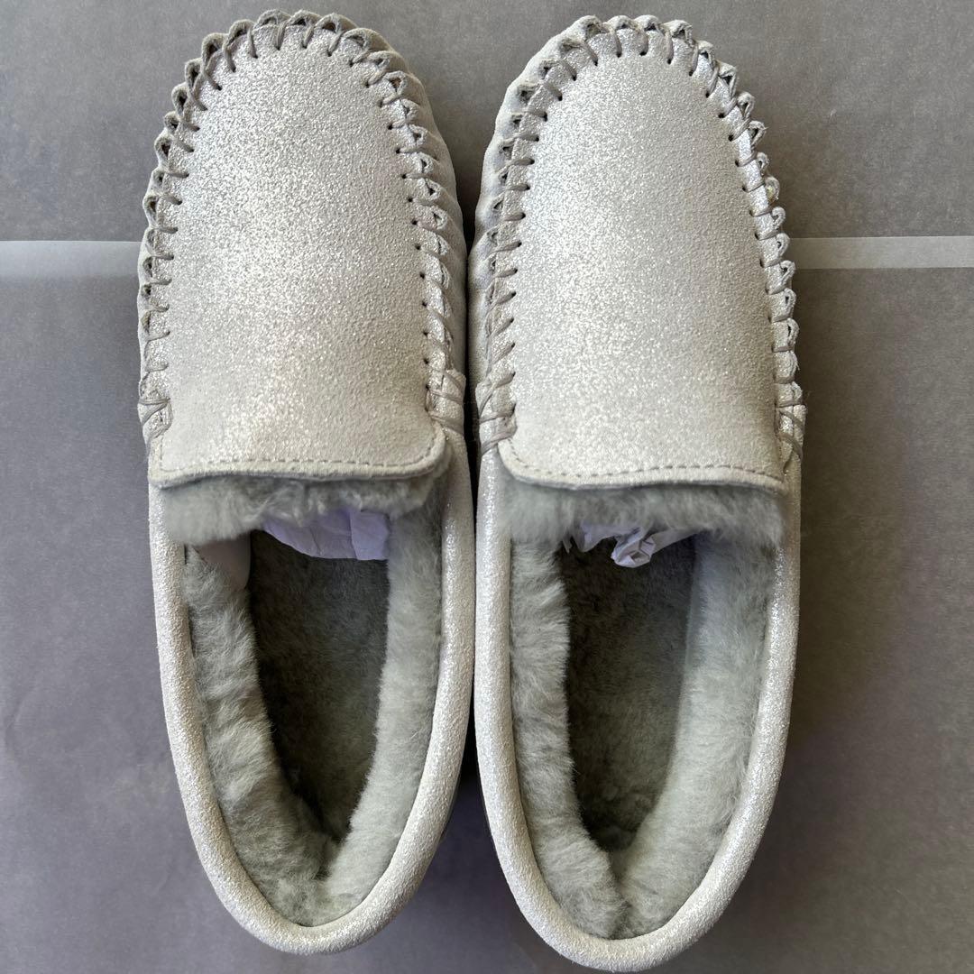 【お値下げ】 EMU モカシンシルバー 24㎝未使用